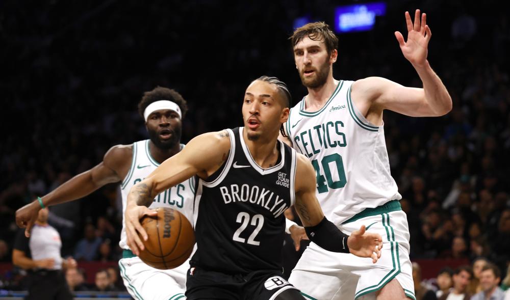 他与队友的 他与队友的